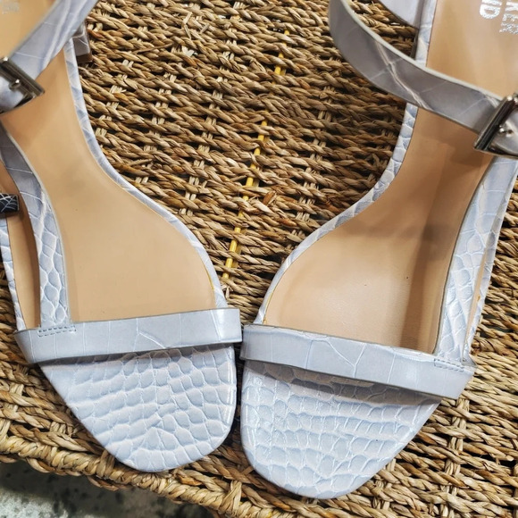 Bleecker & Bond Zagora Heels - Picture 3 of 6